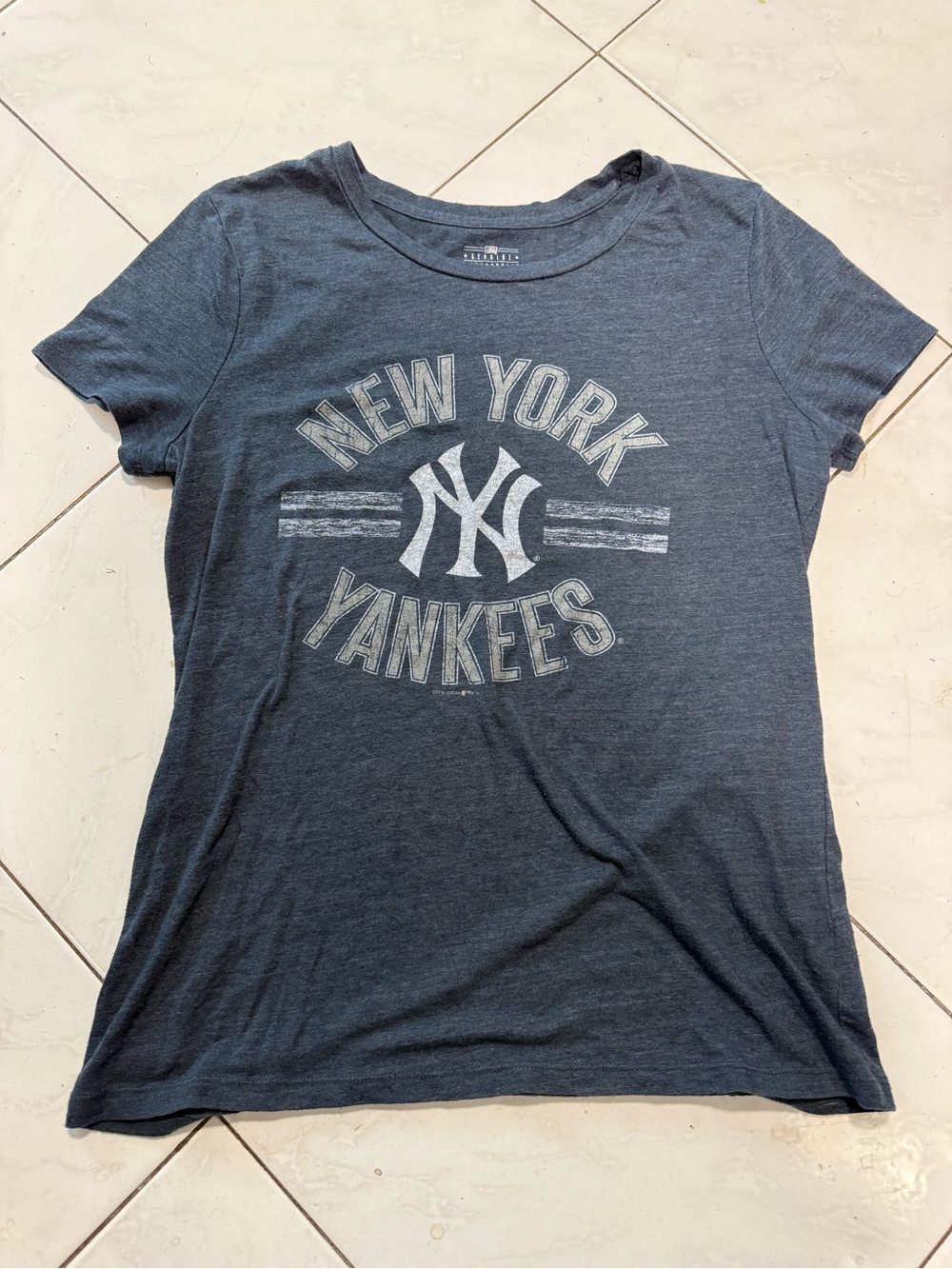 Women’s MLB New York Yankees Tee